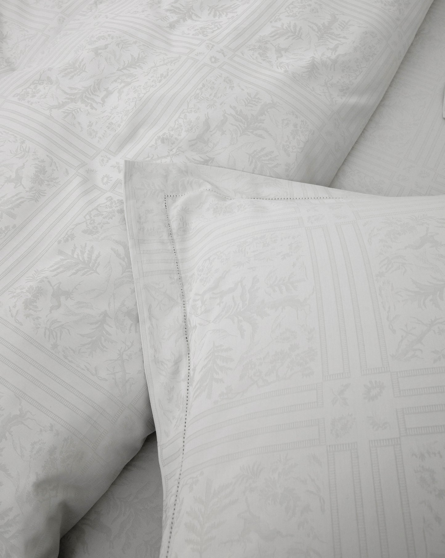 WONDER SCAPE PILLOW CASE PALE ASH