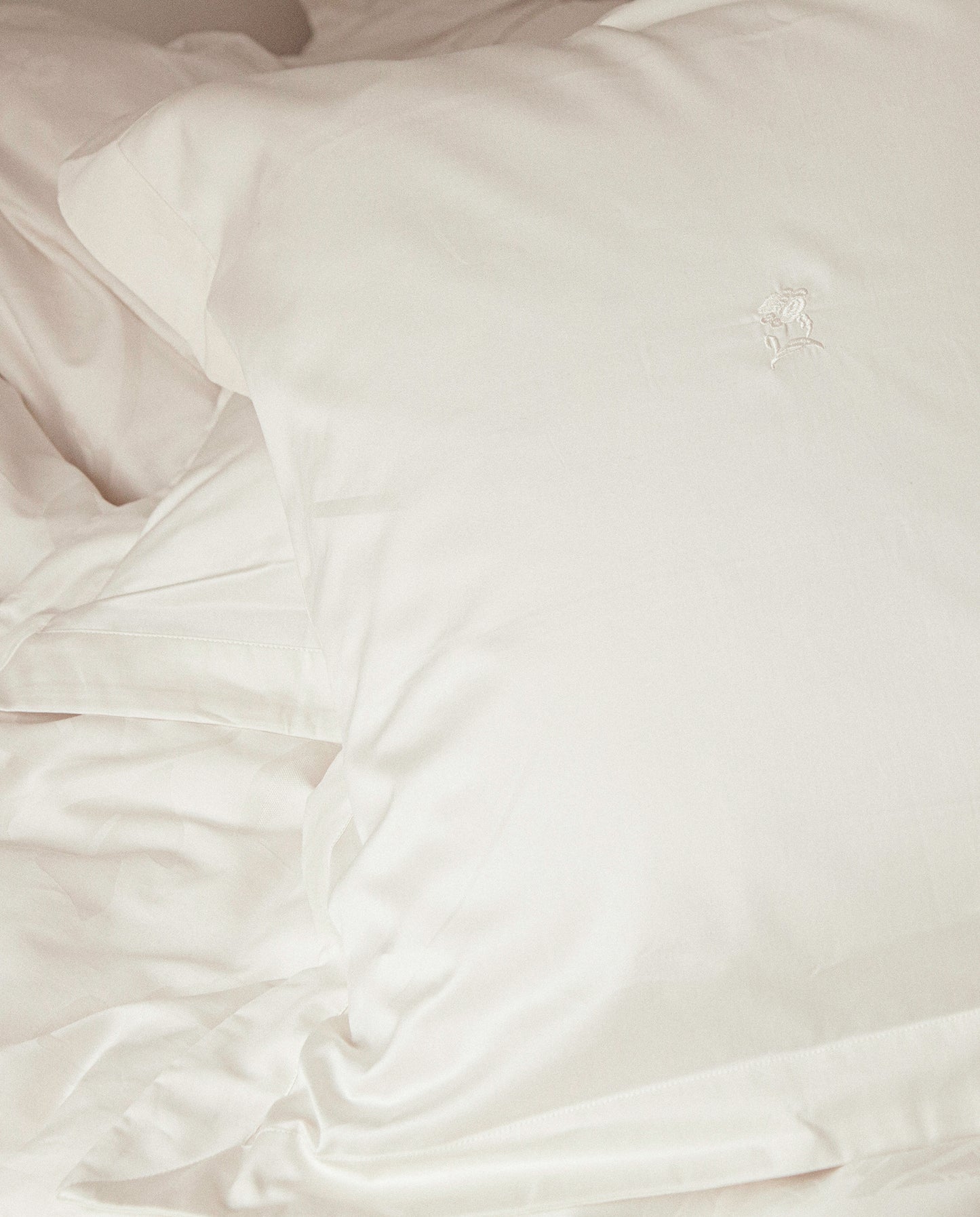 FOUNTAIN BLOSSOM PILLOW CASE WHITE CHALK