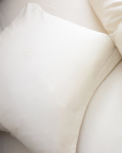 FOUNTAIN BLOSSOM PILLOW CASE WHITE CHALK