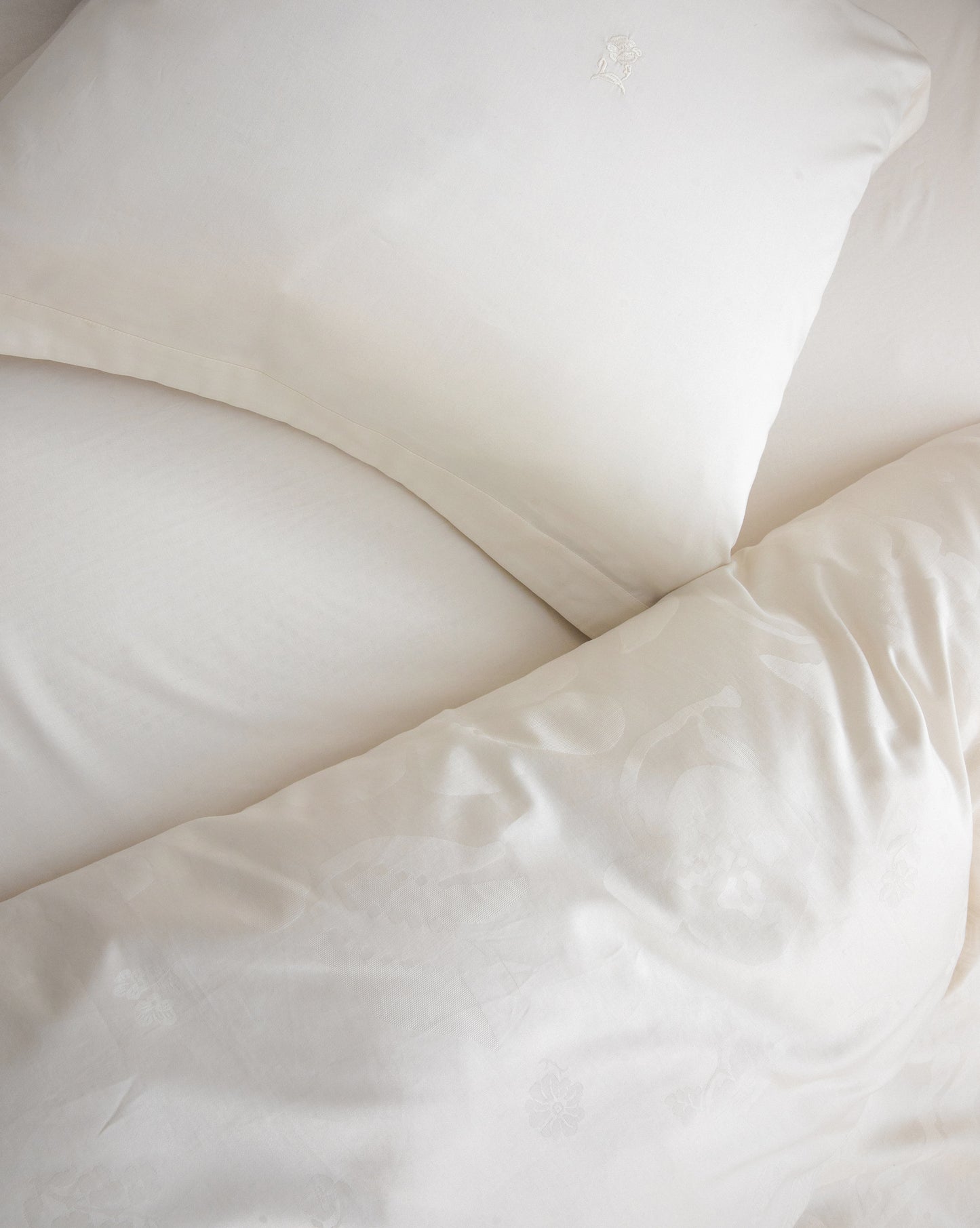 FOUNTAIN BLOSSOM DUVET COVER WHITE CHALK