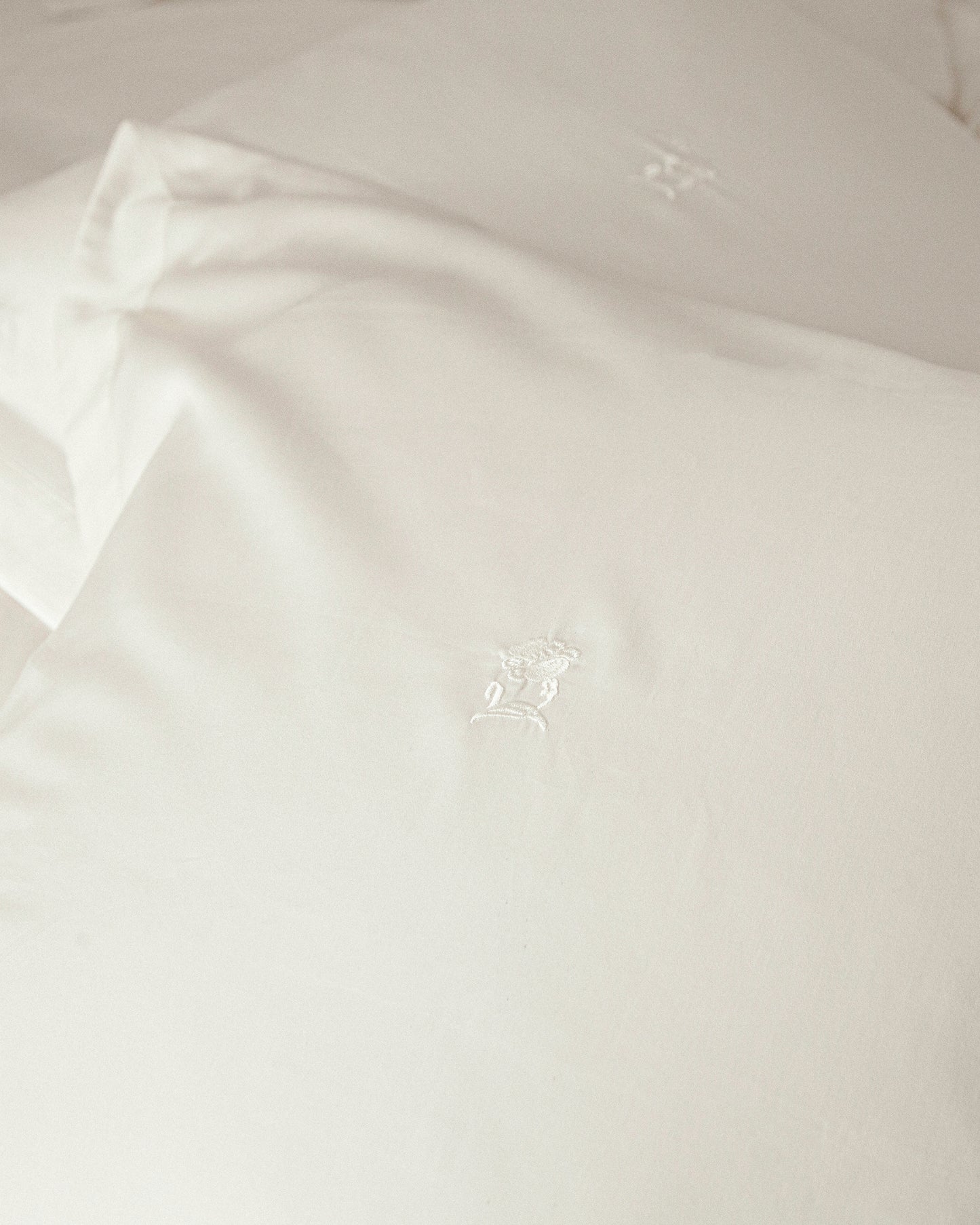 FOUNTAIN BLOSSOM PILLOW CASE WHITE CHALK